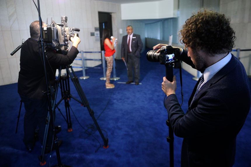 Painel do plenário com destaques.