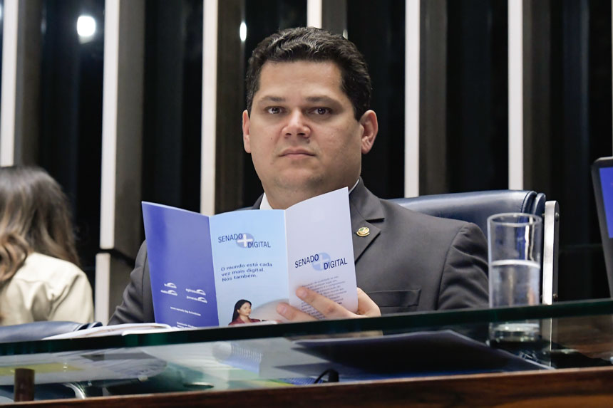 Plenário do Senado visto de cima.